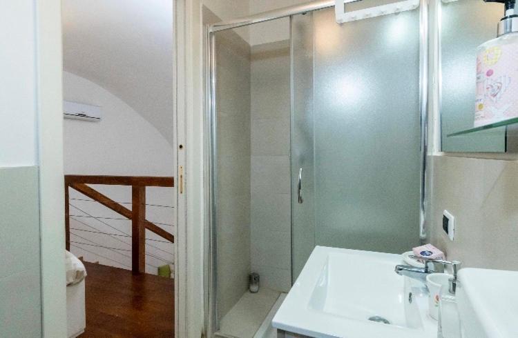 דירות נאפולי Santi Apostoli House מראה חיצוני תמונה